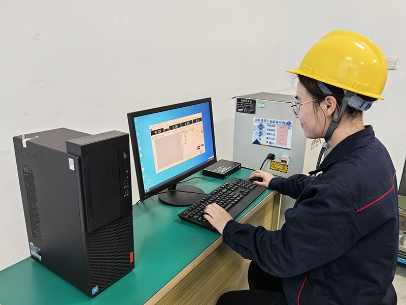 靳倩楠：把好产品质量每一关