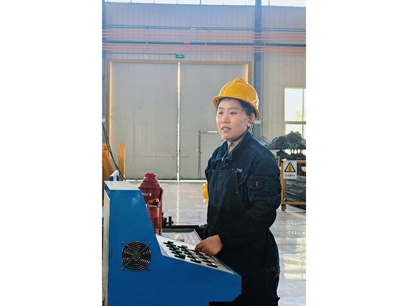 董少芝：既是攻坚者，也是贴心人